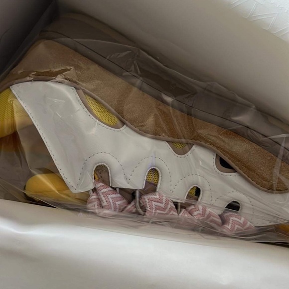 Lavin Curbs - Picture 3 of 4